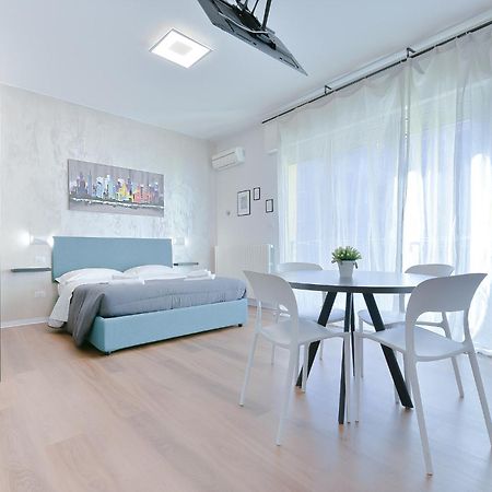 Taron House - Bologna Center Station & Fiera Apartment Exterior foto